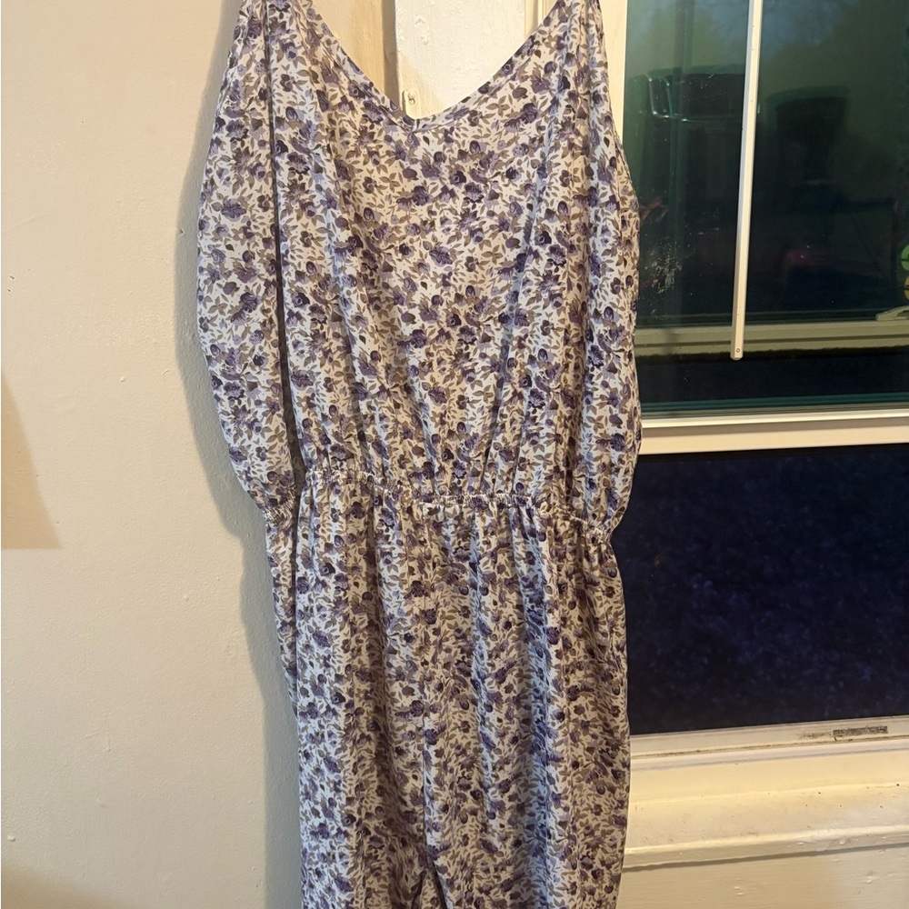 Floral Sleeveless romper - Purple and White